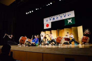 山麓太鼓演奏の様子1