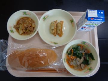5月15日の学校給食（小学校A献立）の写真