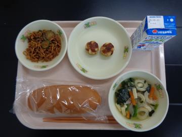 5月27日の学校給食（小学校A献立）の写真