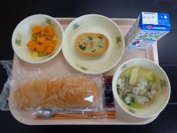 6月17日の学校給食（小学校A献立）の写真