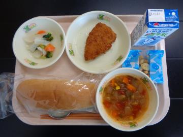 10月30日の学校給食（小学校A献立）の写真