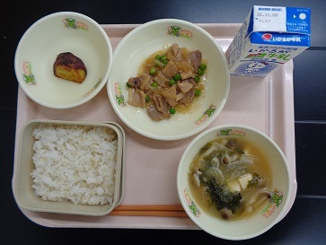 10月31日の学校給食（小学校A献立）の写真