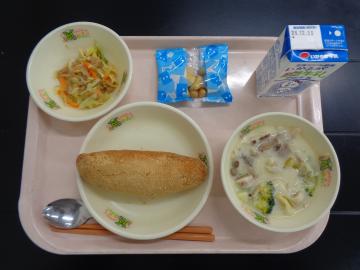 11月25日の学校給食（小学校A献立）の写真