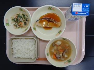12月12日の学校給食(小学校A献立)の写真
