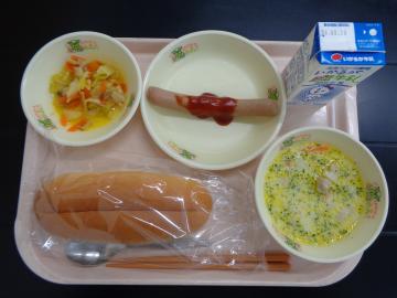 3月17日の学校給食（小学校A献立）の写真