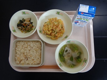4月11日の学校給食（小学校B献立）の写真