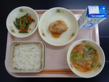 3月4日の学校給食（小学校B献立）の写真