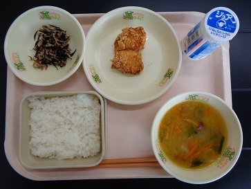4月22日の学校給食（小学校A献立）の写真