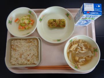 4月27日の学校給食（小学校A献立）の写真