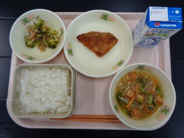 5月20日の学校給食（小学校A献立）の写真