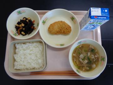 5月25日の学校給食（小学校A献立）の写真
