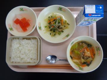 5月27日の学校給食（小学校A献立）の写真