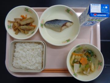 6月22日の学校給食（小学校A献立）の写真