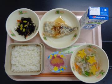 7月6日の学校給食（小学校A献立）の写真