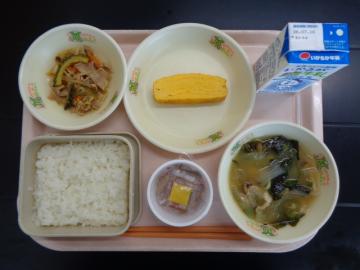 7月8日の学校給食（小学校A献立）の写真
