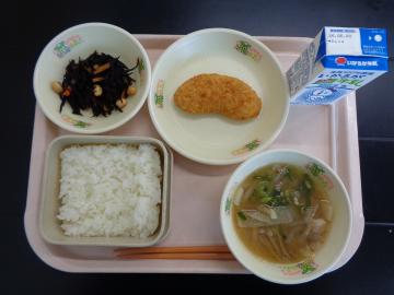 5月15日の学校給食（小学校B献立）の写真