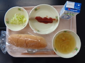 8月27日の学校給食（小学校B献立）の写真