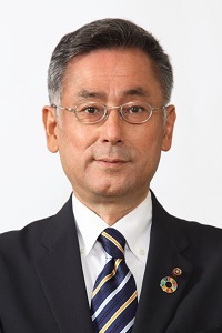 成田　智樹