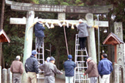 住吉神社南田原長寿講カンジョウ縄奉納祭の写真